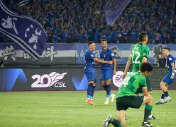 包含CBA季后赛战况：武汉三镇防线稳固，费内巴切进攻受阻，维尼修斯成最佳的词条